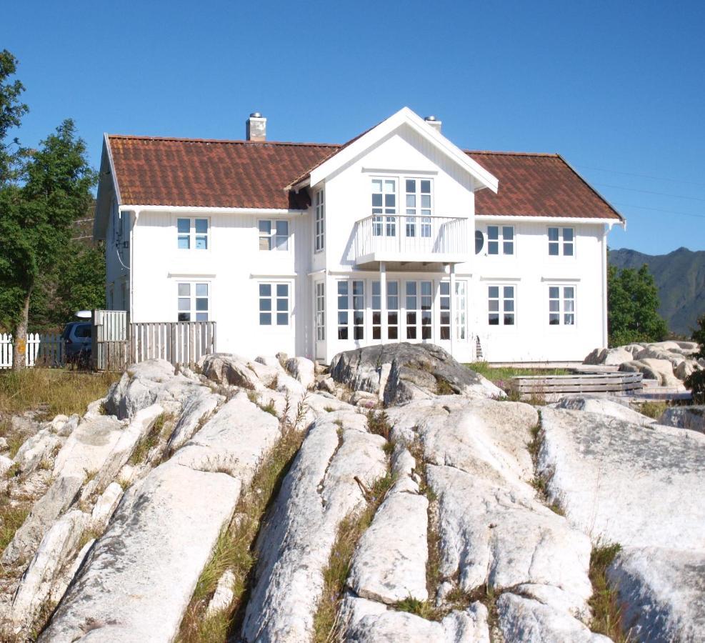 Villa Ballstad Hostel *
